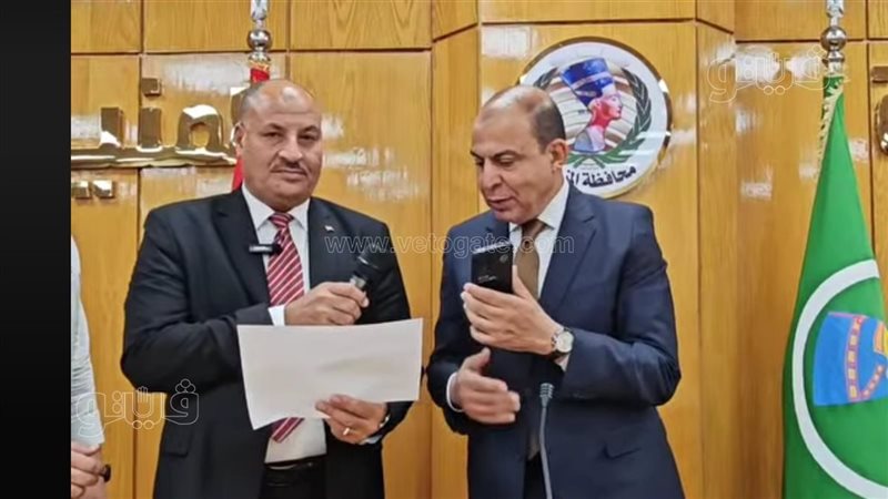 أنتم نماذج مشرفة، محافظ المنيا يعتمد نتيجة الشهادة الإعدادية 2026 ويهاتف الأوائل (فيديو)