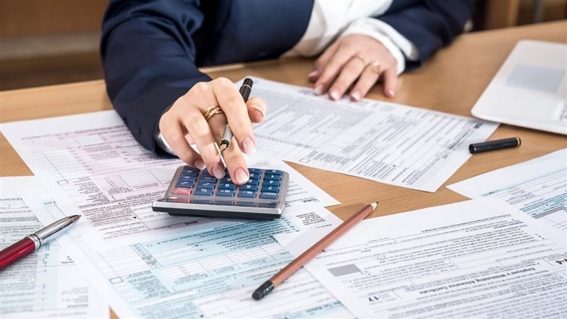 قانون الإجراءات الضريبية، حالات يقع فيها عبء الإثبات الضريبي على المصلحة