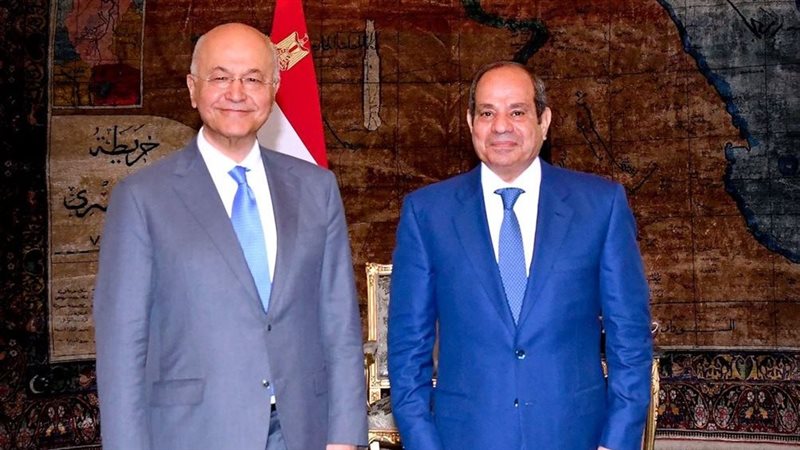 3 صور ترصد تفاصيل لقاء السيسي والمفوض السامي للأمم المتحدة لشئون اللاجئين