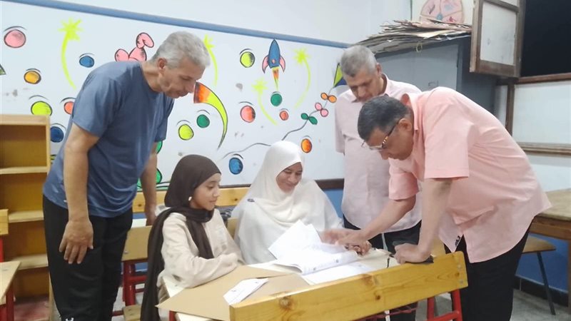 مدير تعليم الوادي الجديد يتابع أعمال لجنة تظلمات الشهادة الإعدادية