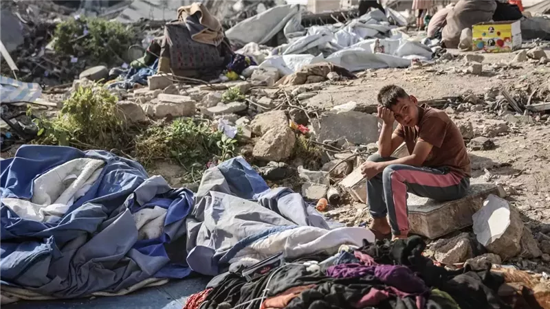 العدوان يستمر، إصابة امرأة بنيران الاحتلال في خان يونس واستهداف نازحين بجنوب غزة