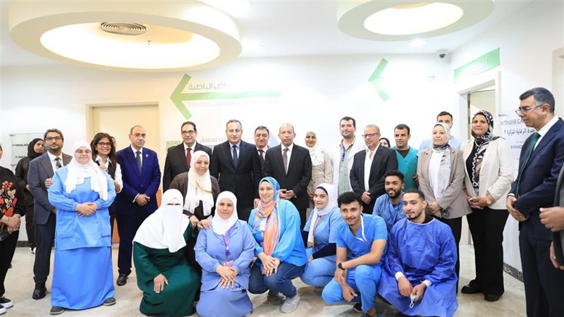 وزير التعليم العالي ورئيس جامعة القاهرة يفتتحان مشروعات طبية بقصر العيني