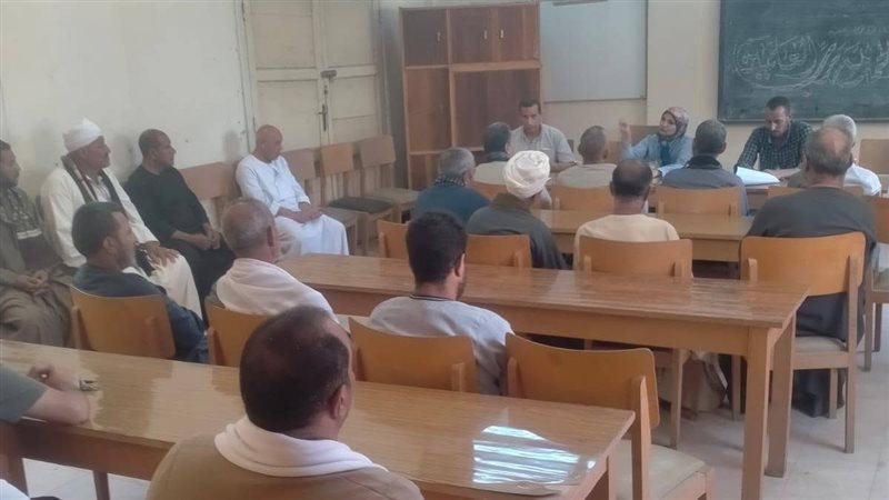 زراعة أسيوط تنظم ندوات إرشادية للتوعية بالمكافحة المتكاملة لدودة الحشد الخريفية