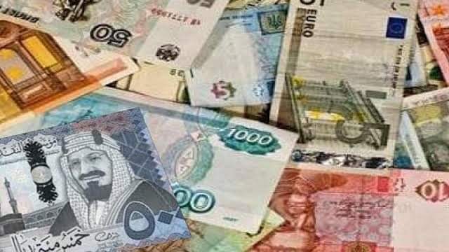 أسعار العملات العربية.. الريال السعودي بـ13.7 جنيهًا و الدينار الكويتي168.5 جنيها