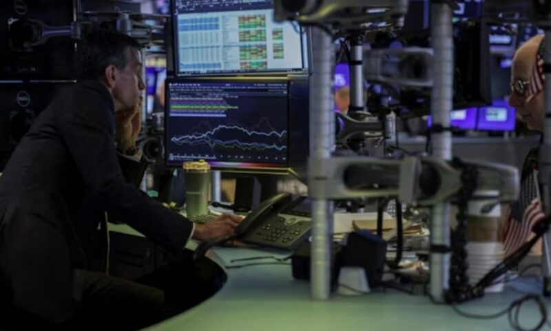 هدوء في مستهل تعاملات “وول ستريت” وسط ترقب للمفاوضات الأميركية الإيرانية