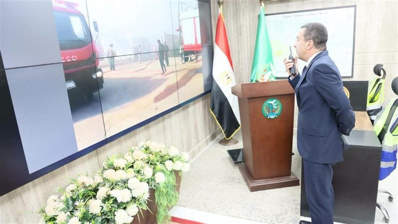 محافظ المنوفية يتابع جهود السيطرة على حريق مصنع بمدينة السادات