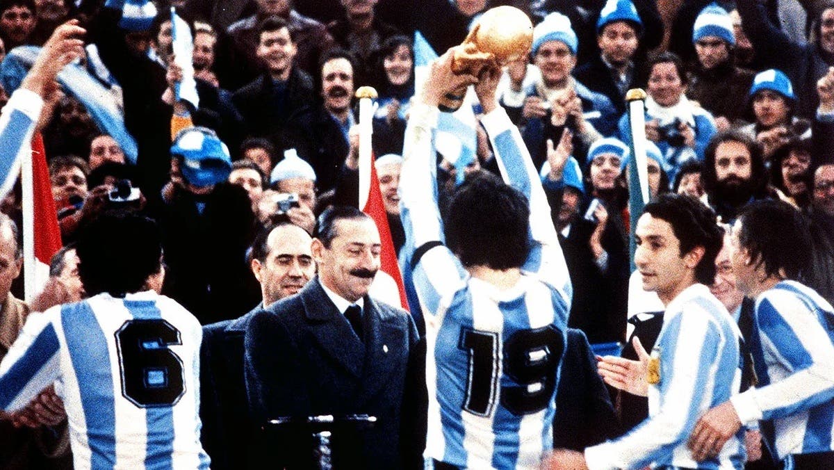 مونديال 1978.. الديكتاتور يأمر الأرجنتينيين بـ”وضع المكياج”