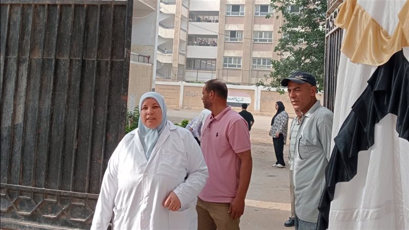 انتشار الفرق الطبية بمحيط لجان امتحانات الثانوية العامة بالدقهلية (صور)