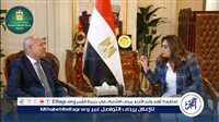 وزيرة التنمية المحلية والبيئة ومحافظ القاهرة يناقشان ملفات النظافة وتطوير الأسواق التراثية