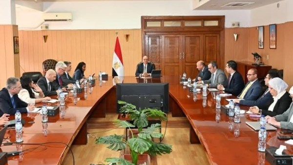 احتياجاتنا 120 مليار متر ونعتمد بنسبة 98% على النيل.. سويلم يستعرض أمام البنك الدولي واقع الندرة المائية