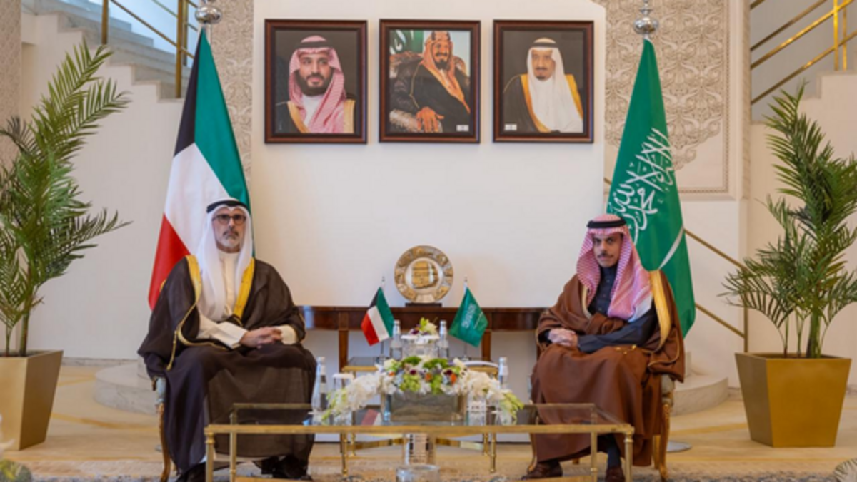 وزيرا خارجية السعودية والكويت يبحثان الأوضاع الإقليمية