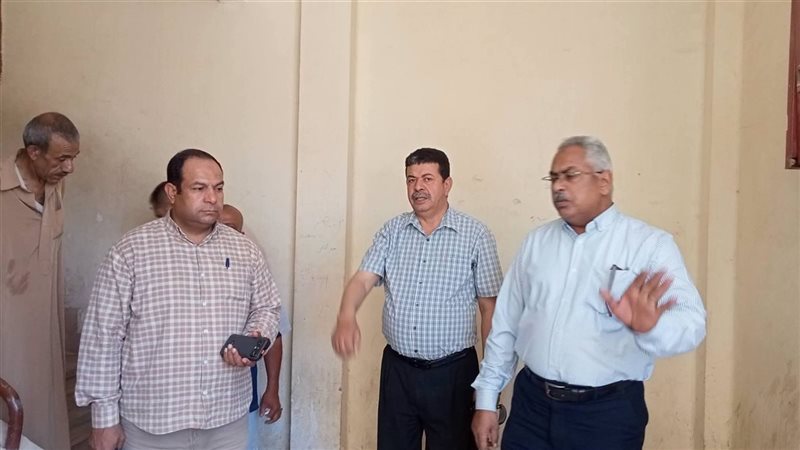 نائب محافظ سوهاج يتفقد لجان الثانوية العامة قبل انطلاق الامتحانات غدًا
