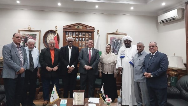 نقيب المهندسين يستقبل وفدا سودانيا لبحث تعزيز التعاون المشترك