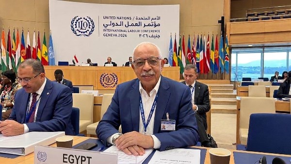 مصر تحذر من أزمة عاصفة تهدد ملايين العمال وتدعو لتحرك دولي