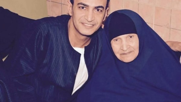 بكلمات مؤثرة … سمسم شهاب يعلن وفاة والدته