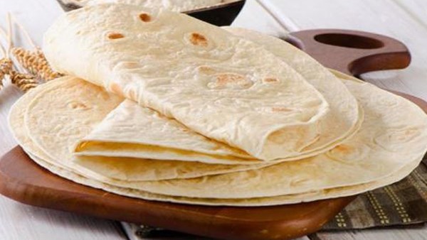 طريقة عمل الخبز السوري (خبز البيتا) في المنزل