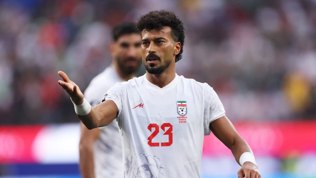 “هذا لا يعنيكم”.. لاعب إيران يرد على صافرات استهجان النشيد