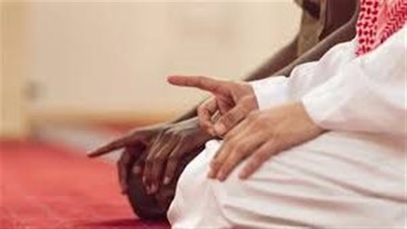تفسير حلم التشهد في المنام وعلاقته بقرب الفرج وزوال الكرب