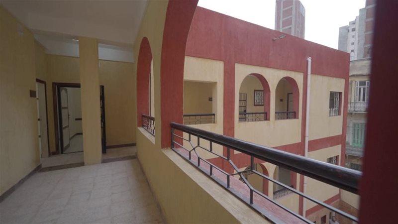 بعد تطويره، لجنة موسعة من منطقة الإسكندرية الأزهرية لتسلم معهد العلا الابتدائي