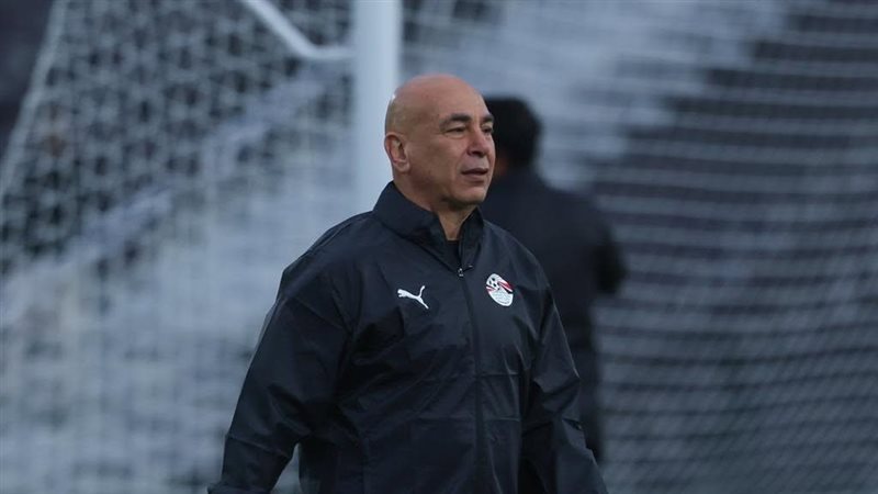نجم الأهلي السابق: حسام حسن يتحمل إنذار مهند لاشين وغيابه عن مباراة أستراليا