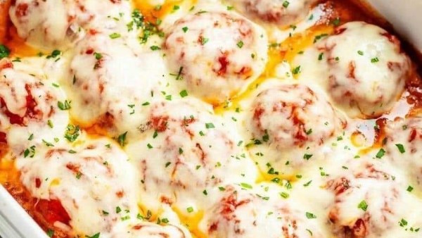 طريقة عمل صينية الكفتة بالجبن