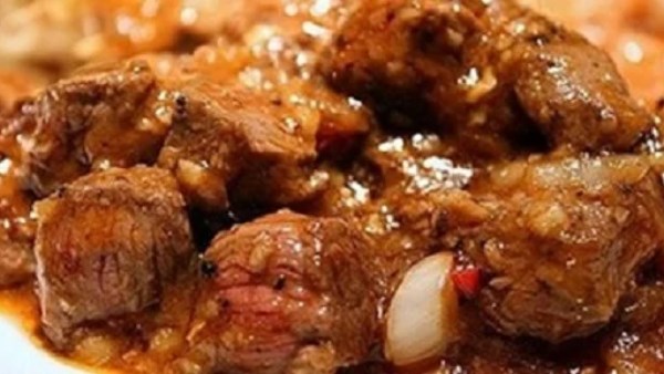 طريقة عمل طاجن اللحمة بالبصل