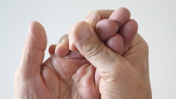 أعراض وأسباب التهاب المفاصل الروماتويد