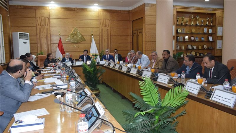 مجلس جامعة بنها: تحمل 100% من تكاليف علاج العاملين واعتماد 2.8 مليون جنيه مكافآت للنشر الدولي