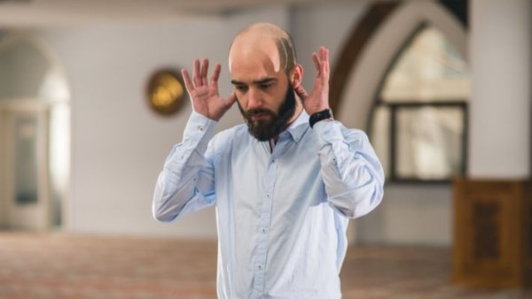 ما يُسن قوله عند استفتاح الصلاة.. اقتدى بهدي النبي وردده