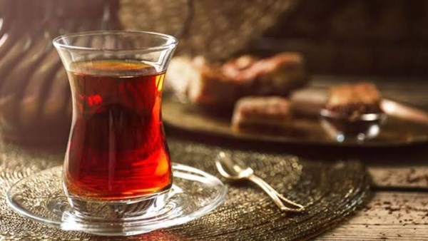 نوع  الملعقة هيفرق في كوباية الشاي .. 4 معلومات مثيرة
