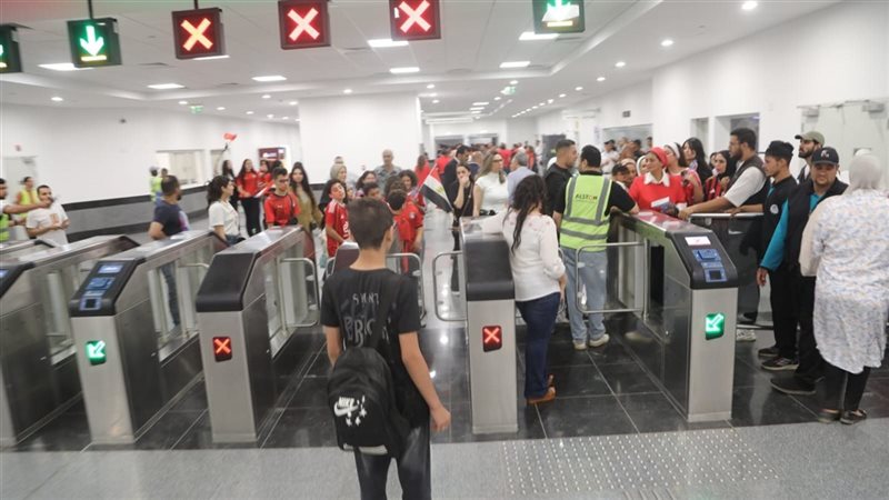 إقبال المواطنين على استخدام المونوريل مع بداية التشغيل الكلي للمرة الأولى اليوم