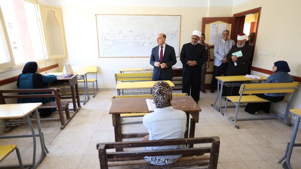 رئيس قطاع المعاهد ومحافظ الغربية يتفقدان امتحانات الثانوية الأزهرية.. صور