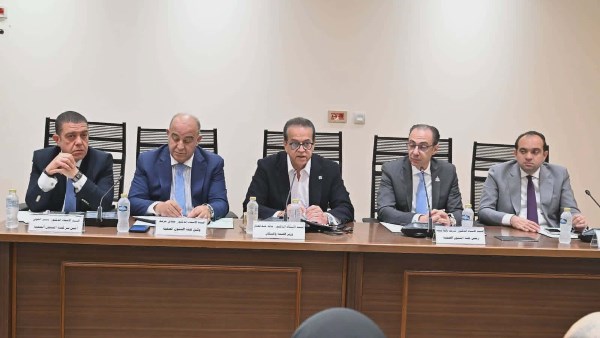 خالد عبدالغفار: لا يوجد أي تضارب بين الصحة والسياحة.. والمنشآت الطبية تظل خاضعة بالكامل لتراخيص الوزارة