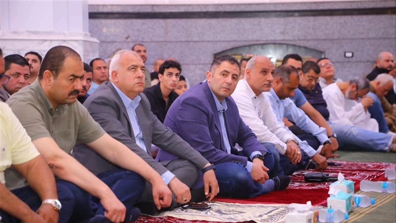 محافظ دمياط يؤدي صلاة الجمعة بمسجد الحمد في رأس البر