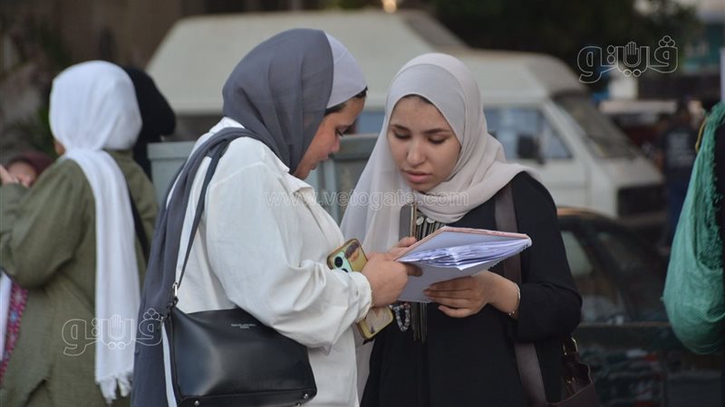 الثانوية العامة 2026، الطلاب في مراجعة نهائية أمام اللجان قبل أداء امتحان التربية الدينية