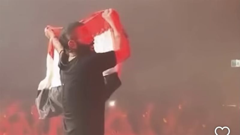 أحمد سعد يرفع علم مصر في حفله بكندا قبل انطلاق مواجهة بلجيكا