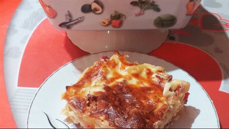 طريقة عمل المكرونة بالبشاميل والبسطرمة، أكلة لذيذة وخفيفة