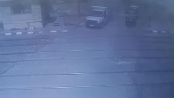 بعد تحطم سيارة ربع نقل.. الحبس وغرامة 20 ألف جنيه عقوبة اقتحام مزلقانات السكة الحديد أثناء إغلاقها