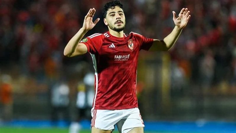 الأهلي يطالب أكرم توفيق بحسم موقفه من العودة