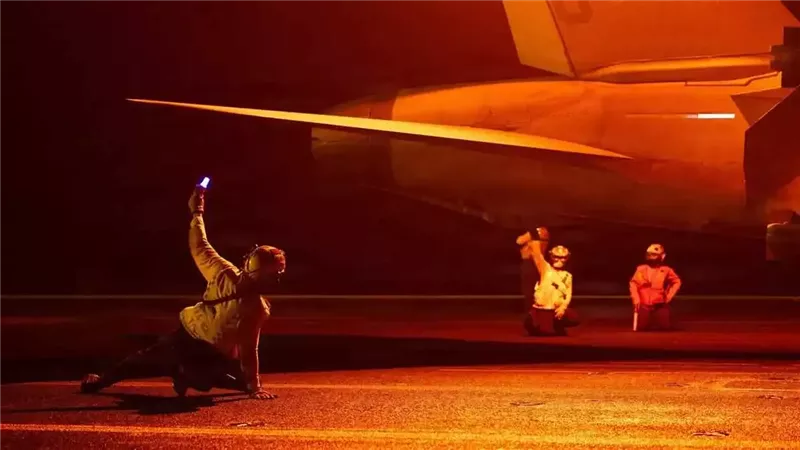 القيادة المركزية الأمريكية: نفذنا ضربات إضافية ضد أهداف متعددة في إيران بناء على توجيهات الرئيس ترامب