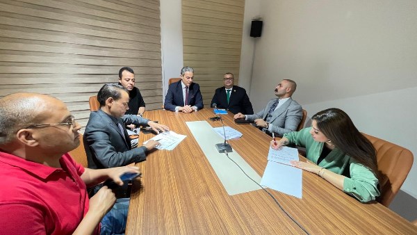 نقيب الإعلاميين والشاذلي ينهيان خلاف الإعلامية بسنت النبراوي والصحفي أيمن حسن