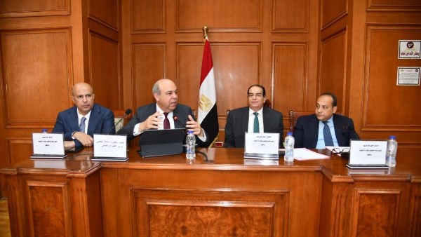 وزير الطيران يستعرض أمام مجلس الشيوخ استراتيجية الوزارة لتعزيز كفاءة واستدامة القطاع