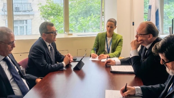 وزير التخطيط  يبحث مع منظمة (OECD) إطلاق المرحلة الثانية من البرنامج القطري ونقل الخبرات الدولية لأفريقيا