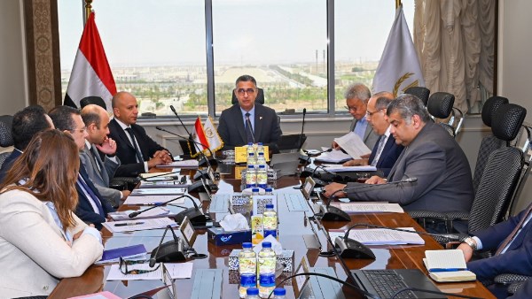 وزير التموين  يترأس اجتماع اللجنة العليا للمشروع القومي “Carry On” لمتابعة معدلات الإنجاز