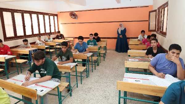 تعليم الجيزة: انضباط وهدوء في أول أيام امتحانات الإعدادية