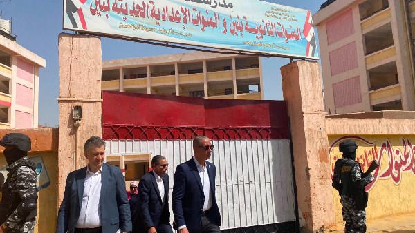 محافظ الجيزة يتفقد امتحانات الشهادة الاعدادية في أبو النمرس | صور