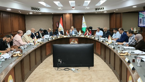 محافظ الجيزة يترأس اجتماع مجلس أمناء سوق الجملة بمدينة السادس من أكتوبر ويوجه بتعظيم موارده