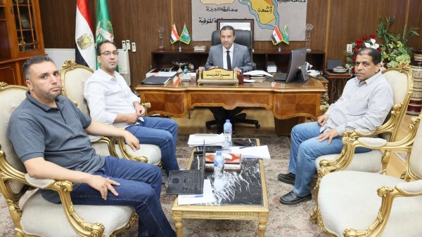 محافظ المنوفية يناقش مستجدات تنفيذ مشروعات المياه والصرف بقرى حياة كريمة
