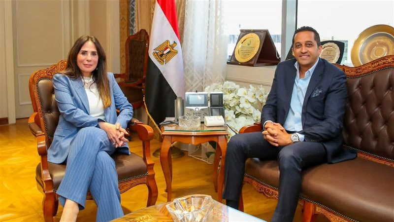 وزيرة الإسكان تبحث مع رئيس شركة “كليلة” التعاون في تصدير العقار المصري