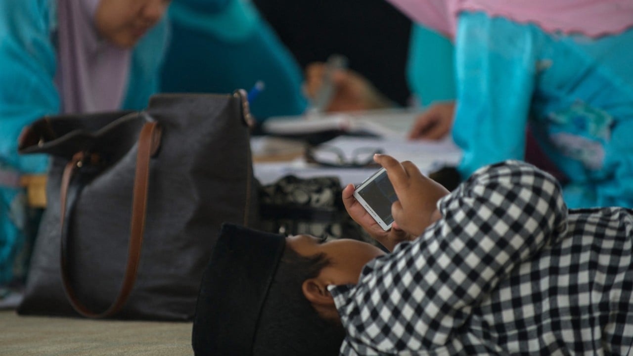 Malaysia bars under-16s from social media as new rules come into force